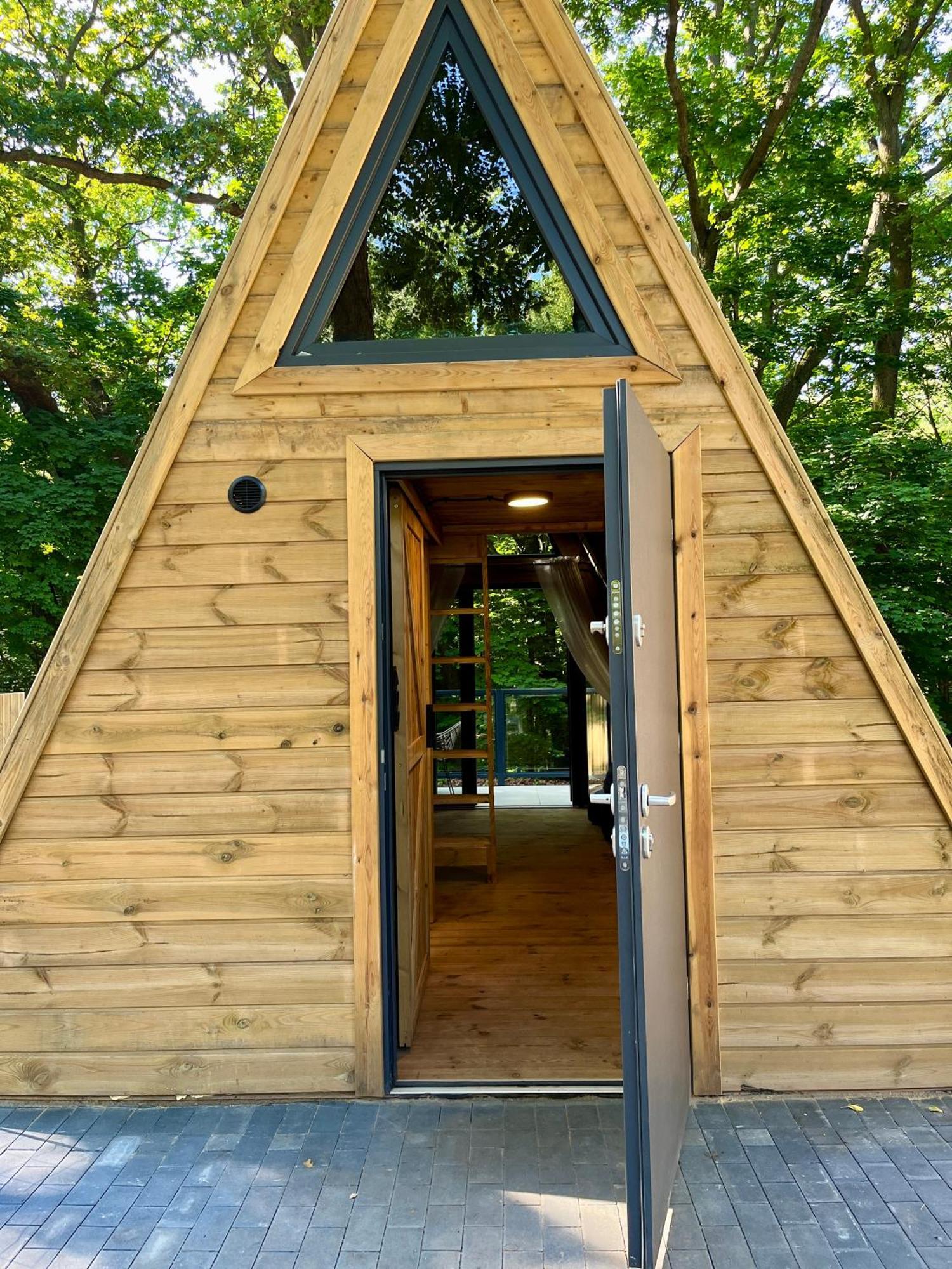 Metropolis Campglamping Кемпінг *